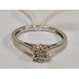 DIAMOND CLUSTER RING SET IN 18ct GOLD, SIZE 'O'