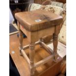 HEAVY RUSTIC LIGHT OAK STOOL WITH TURNED LEGS