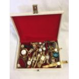 TRINKET BOX OF MISC GENTS & LADIES GOLD COLOURED WRIST WATCHES