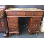 REPRODUCTION MAHOGANY TWIN PEDESTAL LADIES DESK WITH LEATHER TOP & 8 DRAWERS