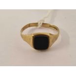 A 9ct MOUNTED SIGNET RING,