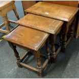 NEST OF 3 OAK TABLES WITH TURNED LEGS,