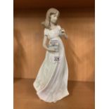 TALL LLADRO FIGURINE OF A LADY WITH BOX