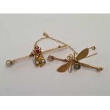 2 GOLD COLOURED INSECT BAR BROOCHES,