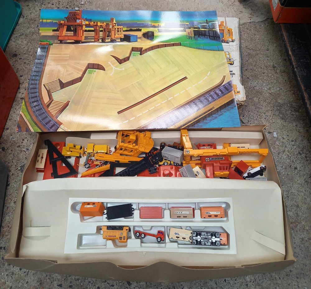 MATCHBOX PLAY SET CONTAINER PORT, - Image 2 of 2