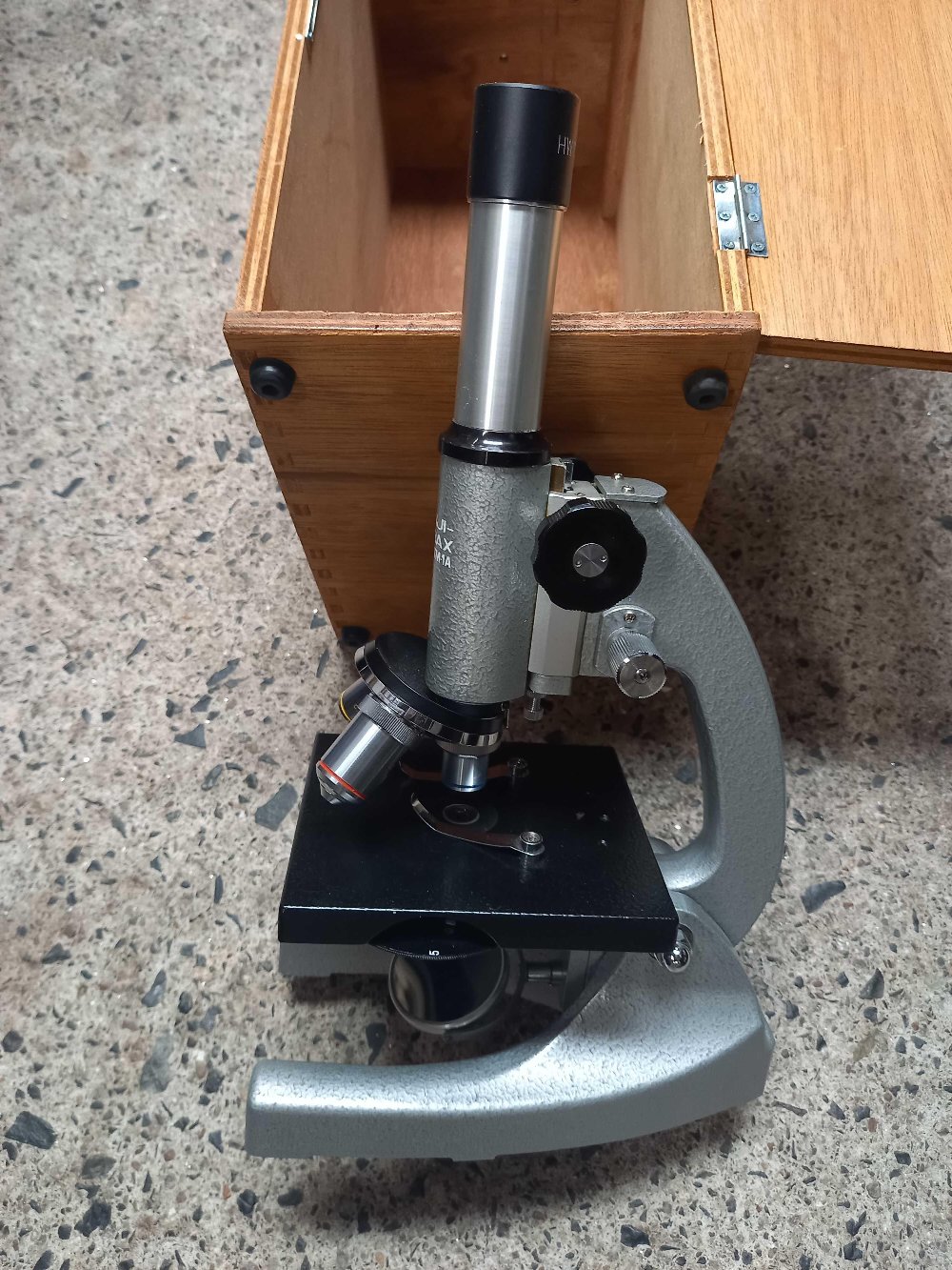 BOXED MODERN JAPANESE MICROSCOPE - Image 2 of 2