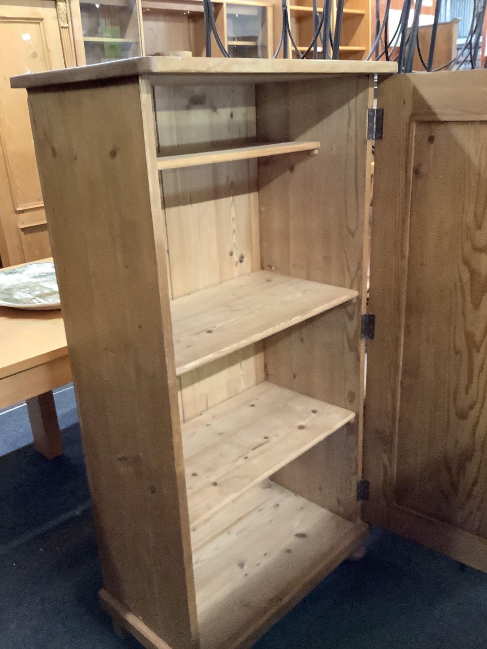 STRIPPED PINE KITCHEN CUPBOARD WITH 4 SHELVES, 27.5" WIDE X 16" DEEP X 52. - Image 2 of 2