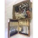 CARTON OF COSTUME JEWELLERY & CUTLERY BOX OF BONE HANDLED FISH KNIVES & FORKS (CUTLERY BOX