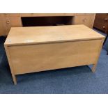 LIGHT OAK & MAHOGANY BLANKET CHEST WITH HINGED LID BY MEREDEW FURNITURE
