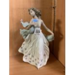 TALL LLADRO FIGURINE OF A LADY WITH BOX