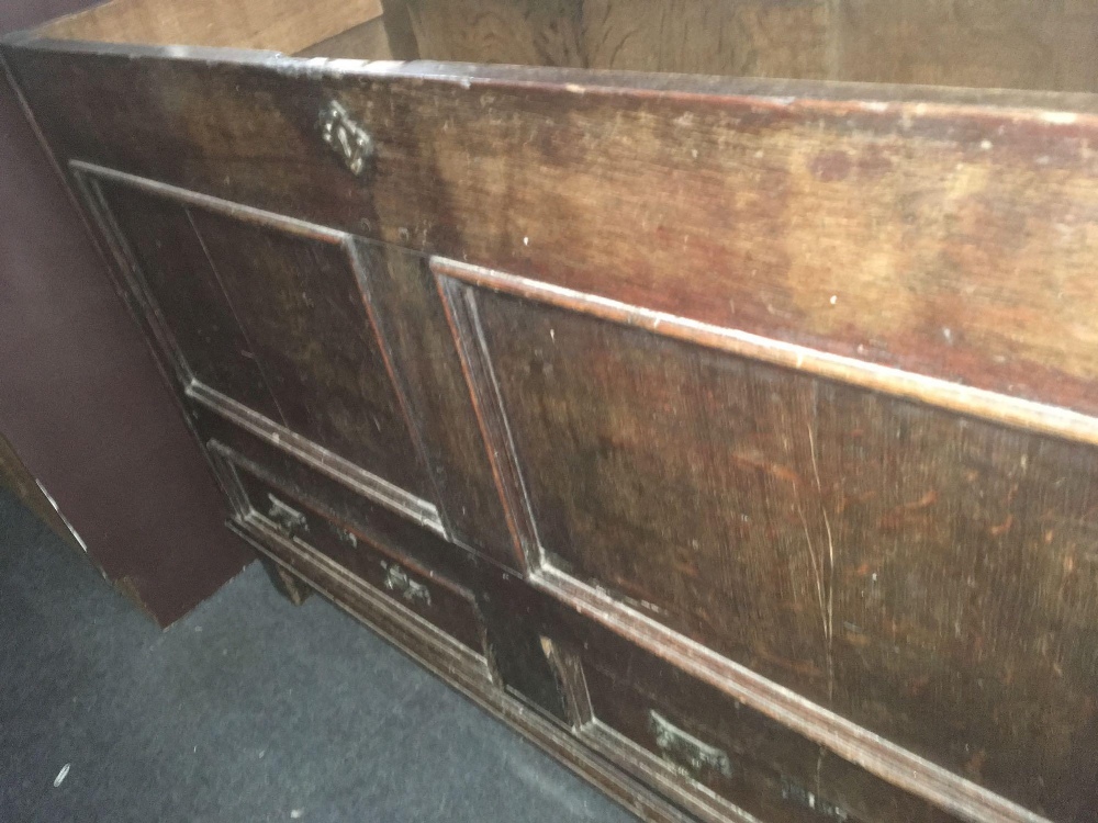 LARGE OAK COFFER / BLANKET CHEST WITH 2 DRAWERS & HINGED LID, - Bild 3 aus 4