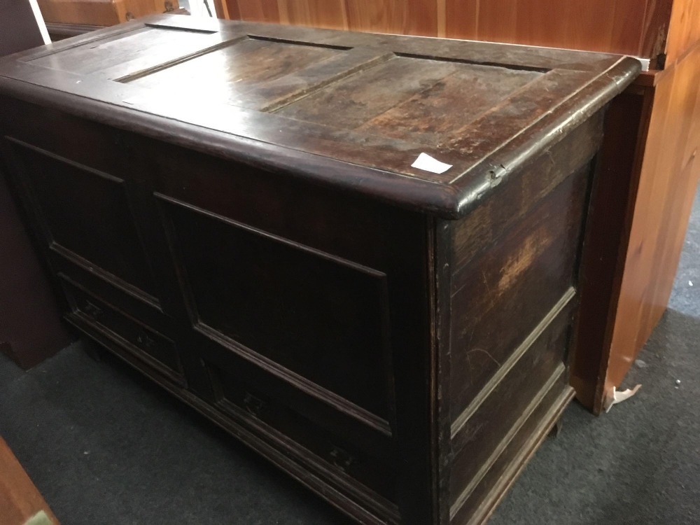 LARGE OAK COFFER / BLANKET CHEST WITH 2 DRAWERS & HINGED LID,