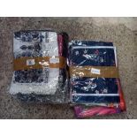 4 SCARVES & 4 TABLE RUNNERS,