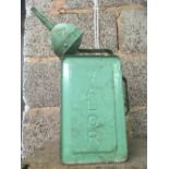 VALOR GREEN METAL PARAFFIN CAN WITH SPOUT