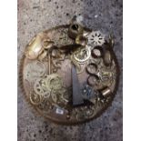 BRASS TRAY & QTY OF HORSE BRASS'S,