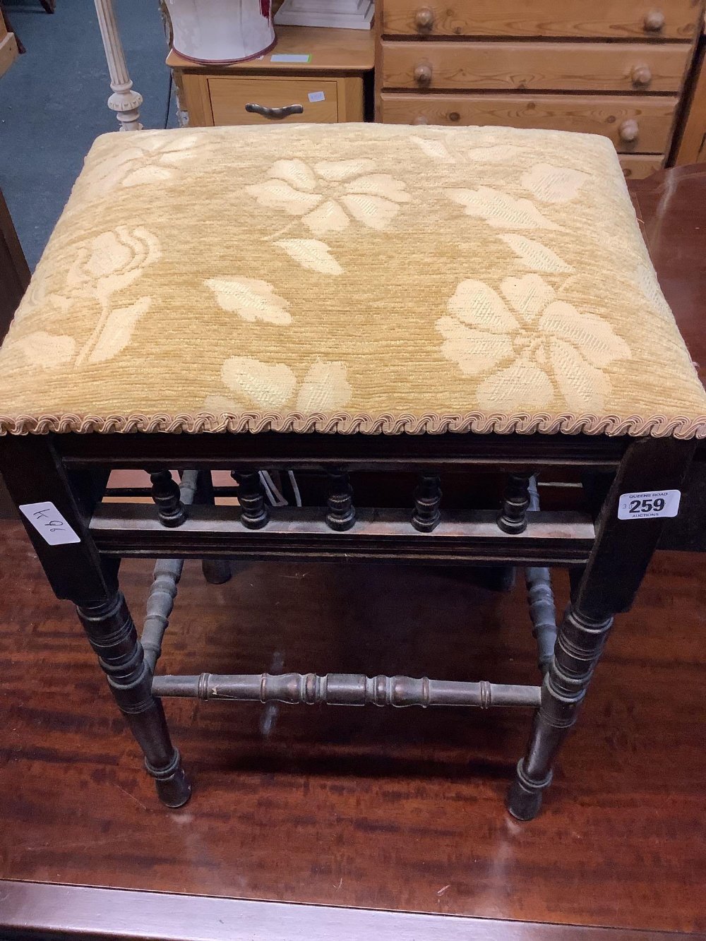 EDWARDIAN UPHOLSTERED BEDROOM STOOL WITH TURNED LEGS - Image 2 of 2
