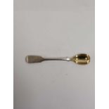 A WILLIAM IV SILVER EGG SPOON, LONDON 1835 BY W.