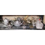 SHELF OF MISC PEWTER & OTHER METALWARE INCL;