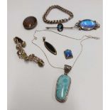 BAG WITH MISC SILVER ITEMS INCL; CURB LINK BRACELET, BROOCHES,