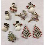 SMALL TUB OF CHRISTMAS BROOCHES