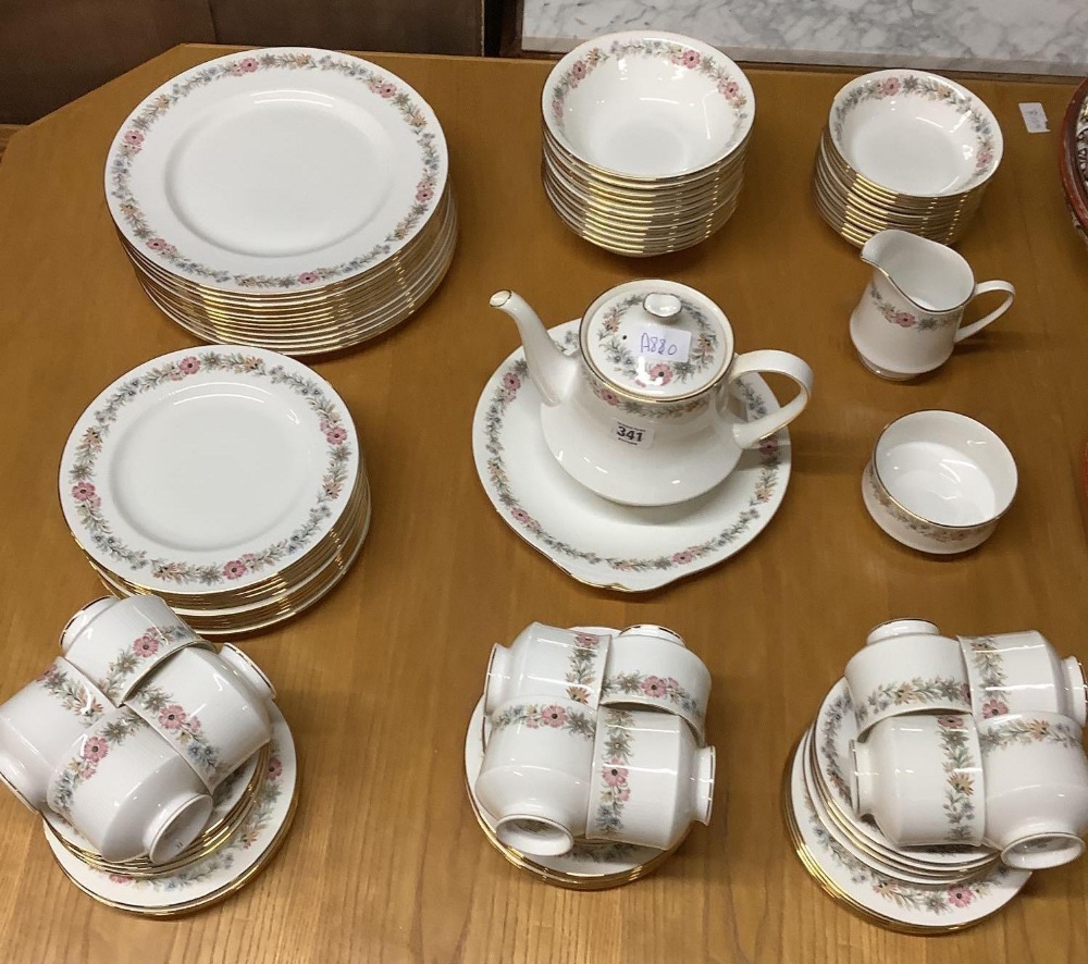 PARAGON BONE CHINA DINNER SERVICE, BELINDA PATTERN, PLATES, DISHES, BOWLS, CUPS & SAUCERS,