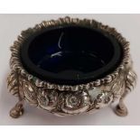 A GOOD VICTORIAN SILVER SALT WITH BLUE GLASS LINER, LONDON 1852 BY W.T.