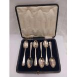 BOXED SET OF SILVER FLORAL BACKED TEA SPOONS, SHEFFIELD 1924 BY CWF,