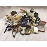 BAG OF MIXED MISC COSTUME JEWELLERY INCL; NECKLACES,