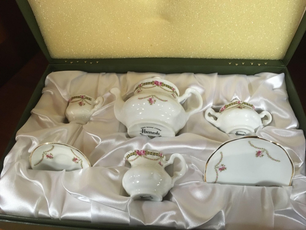 MINIATURE CHINA TEA SET BY HARRODS, ROYAL CROWN DERBY BUD VASE, - Image 3 of 6