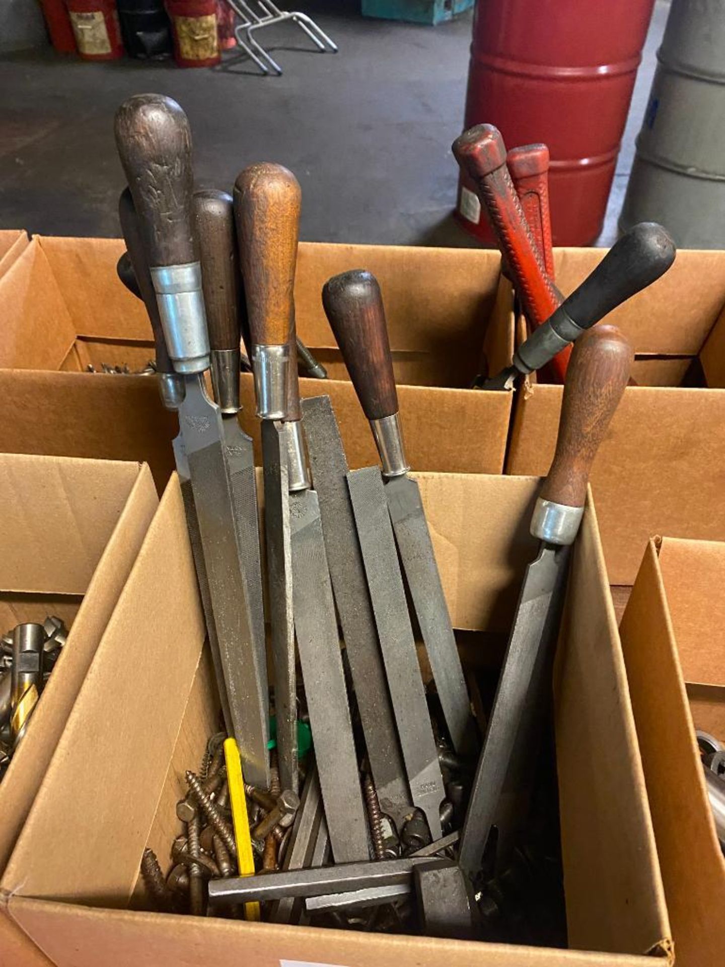 (LOT) HAND TOOLS