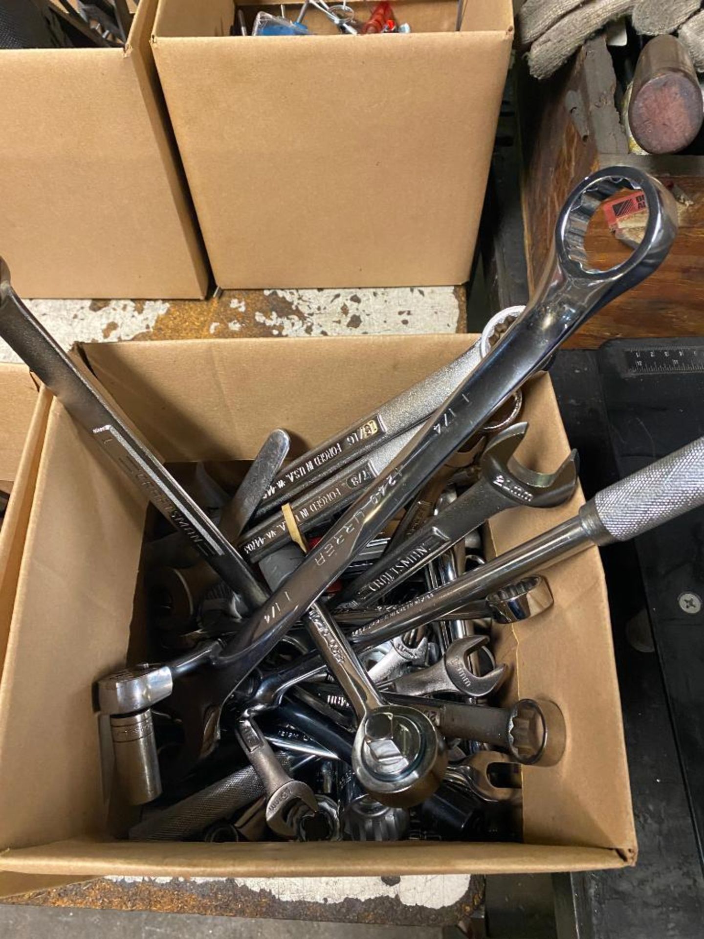 (LOT) HAND TOOLS