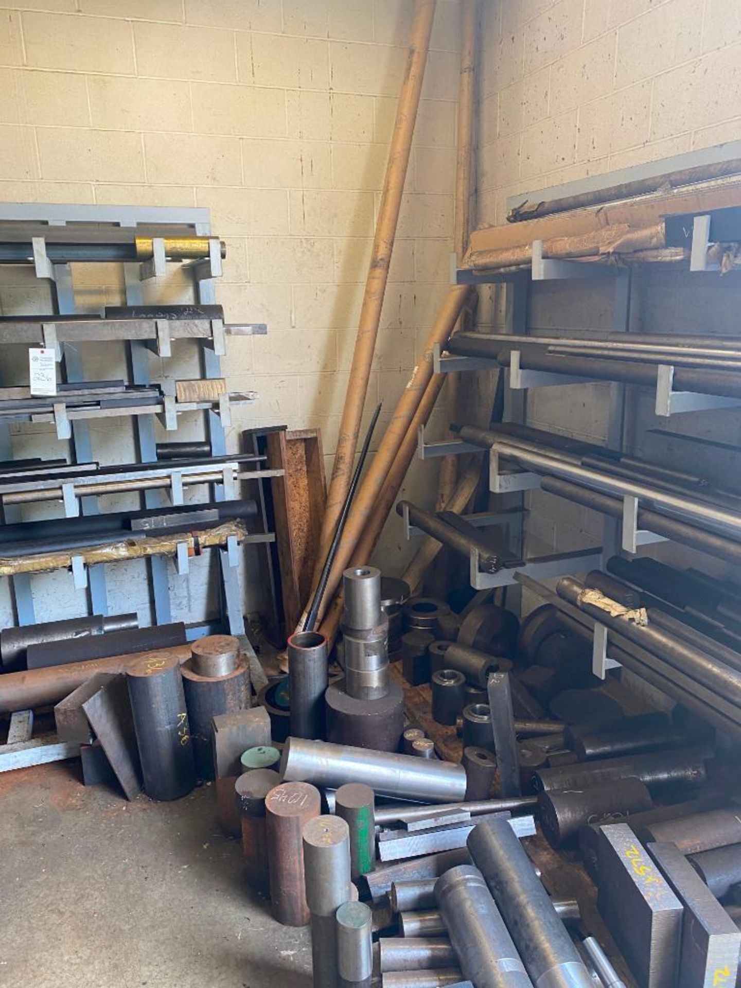 (LOT) USABLE & SCRAP STEEL