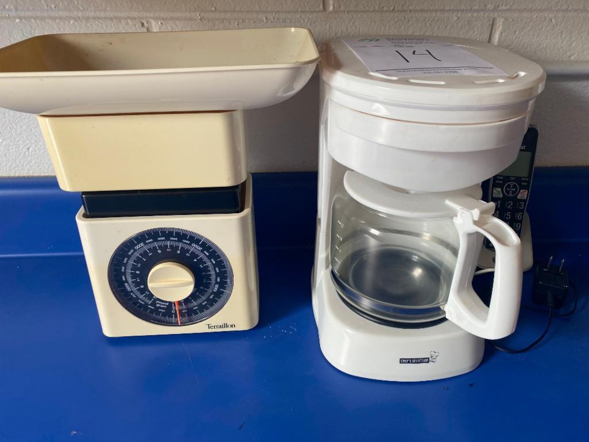 (LOT) COFFEE MAKER; KITCHEN SCALE; PHONE