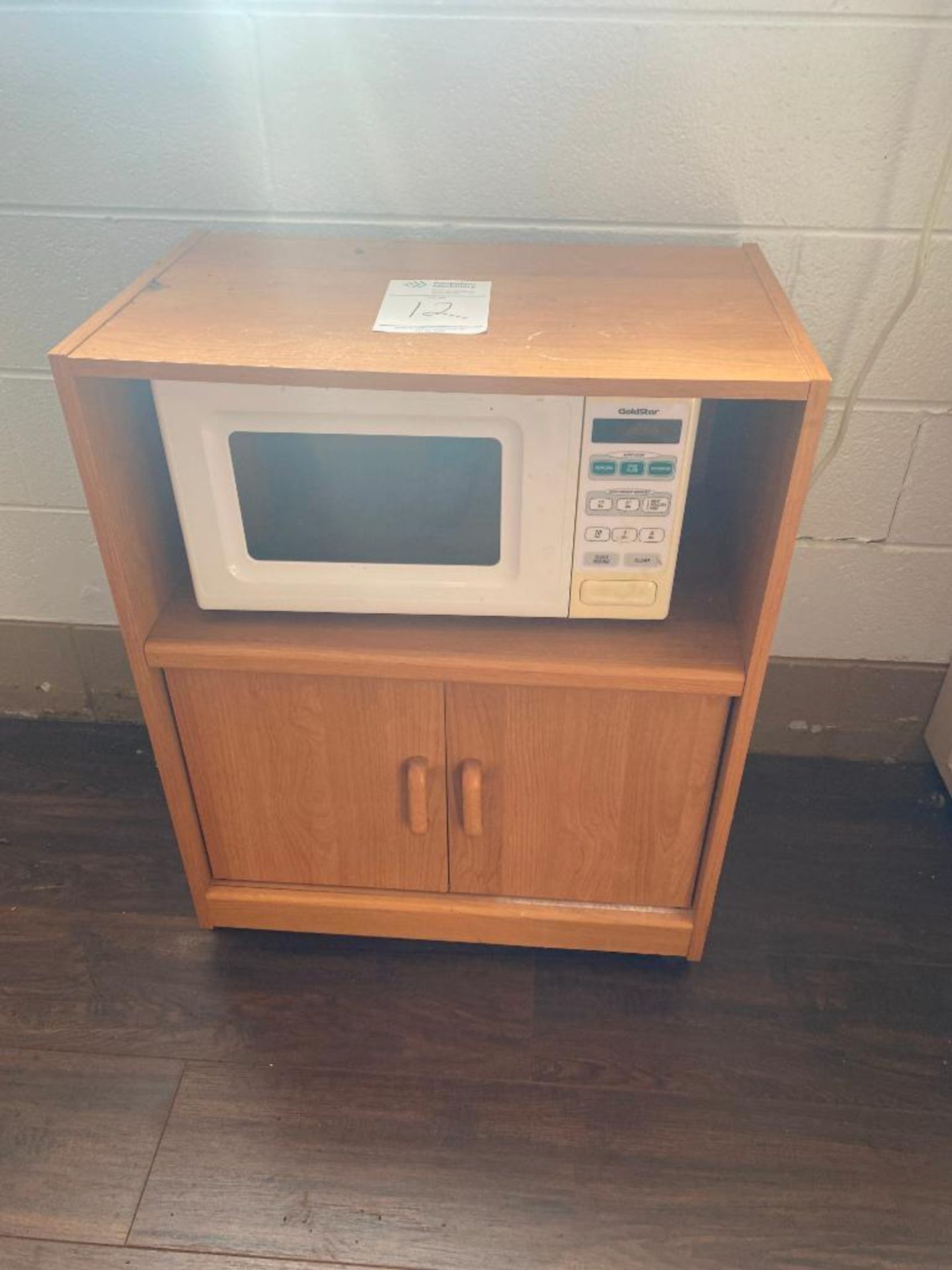 MICROWAVE & CABINET