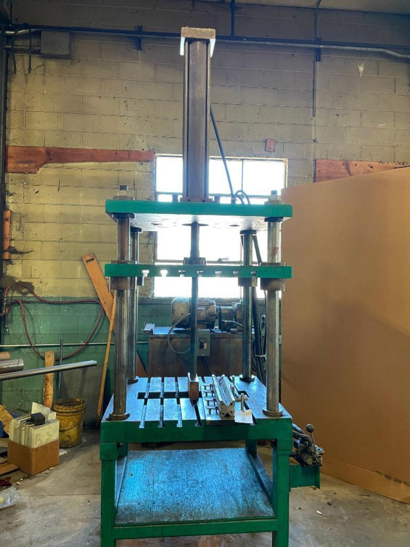 4 POST HYDRAULIC PRESS AND ACCESSORIES; $750 LOADING FEE