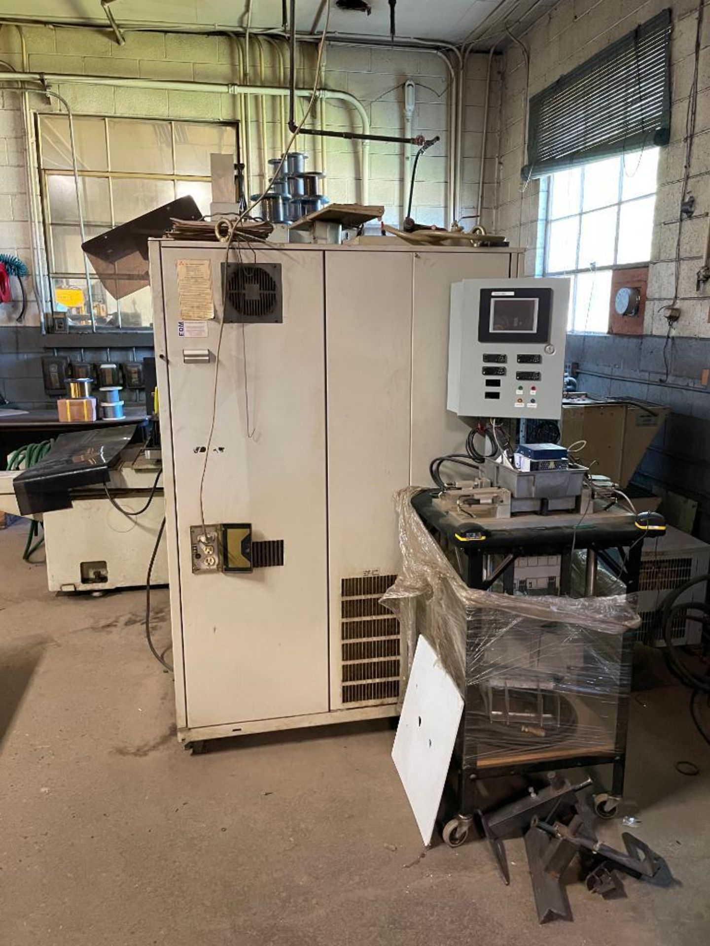 MITSUBISHI ELECTRICAL DISCHARGE MACHINE; MODEL DWC-200-A; NOT IN OPERATION, LOADING FEE $750 - Image 4 of 13