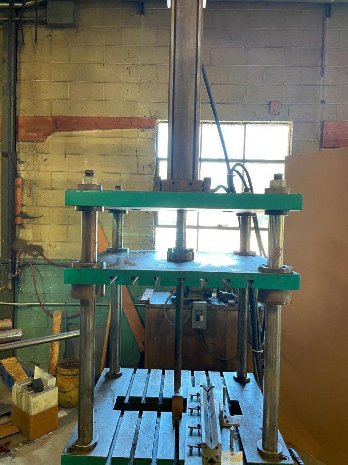 4 POST HYDRAULIC PRESS AND ACCESSORIES; $750 LOADING FEE - Image 3 of 7