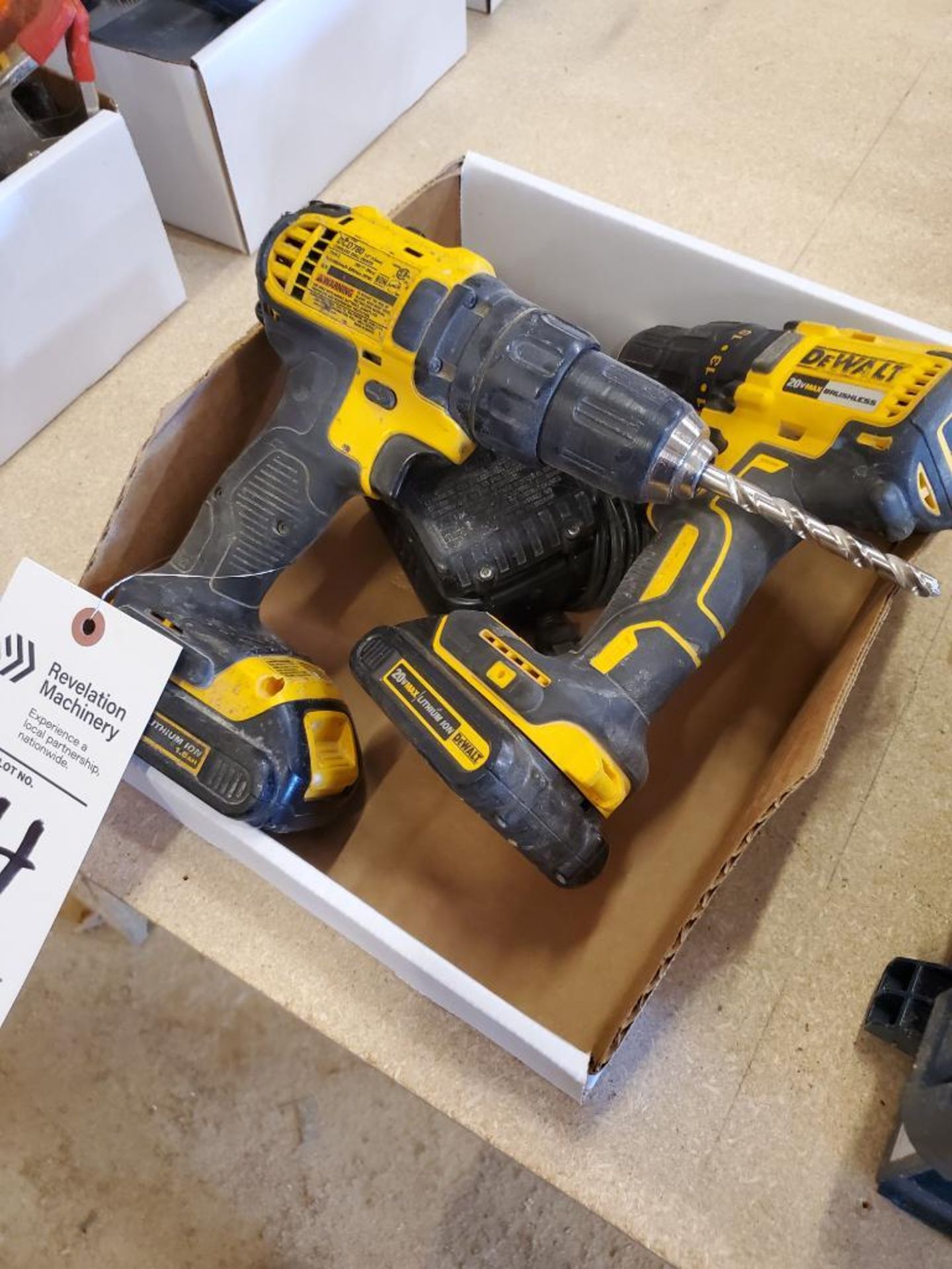 (LOT) DEWALT 20V CORDLESS DRILLS