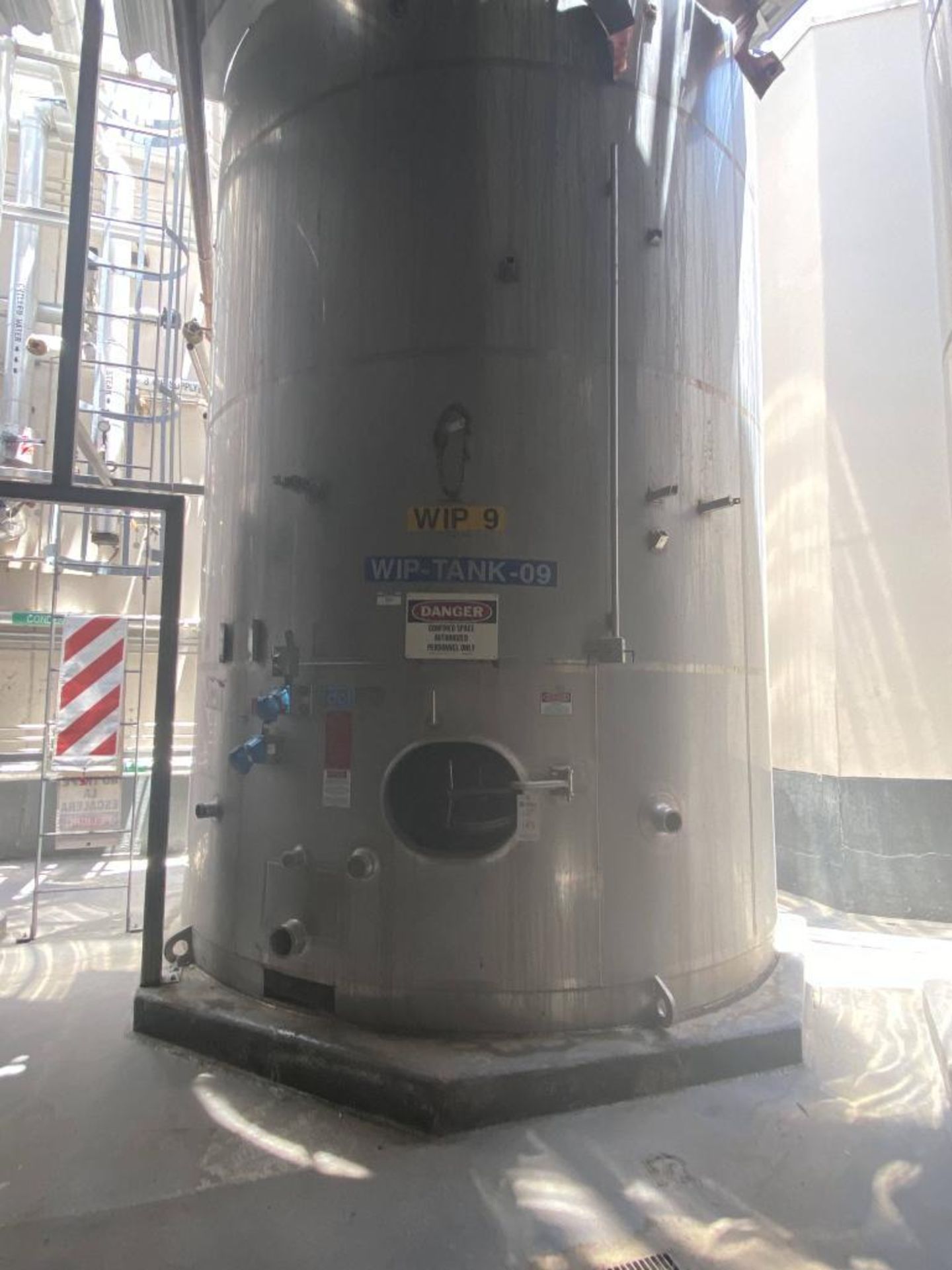 DCI SS VERTICAL TANK JACKETED; 12,000 GALLON; YR 2000 - Image 2 of 16