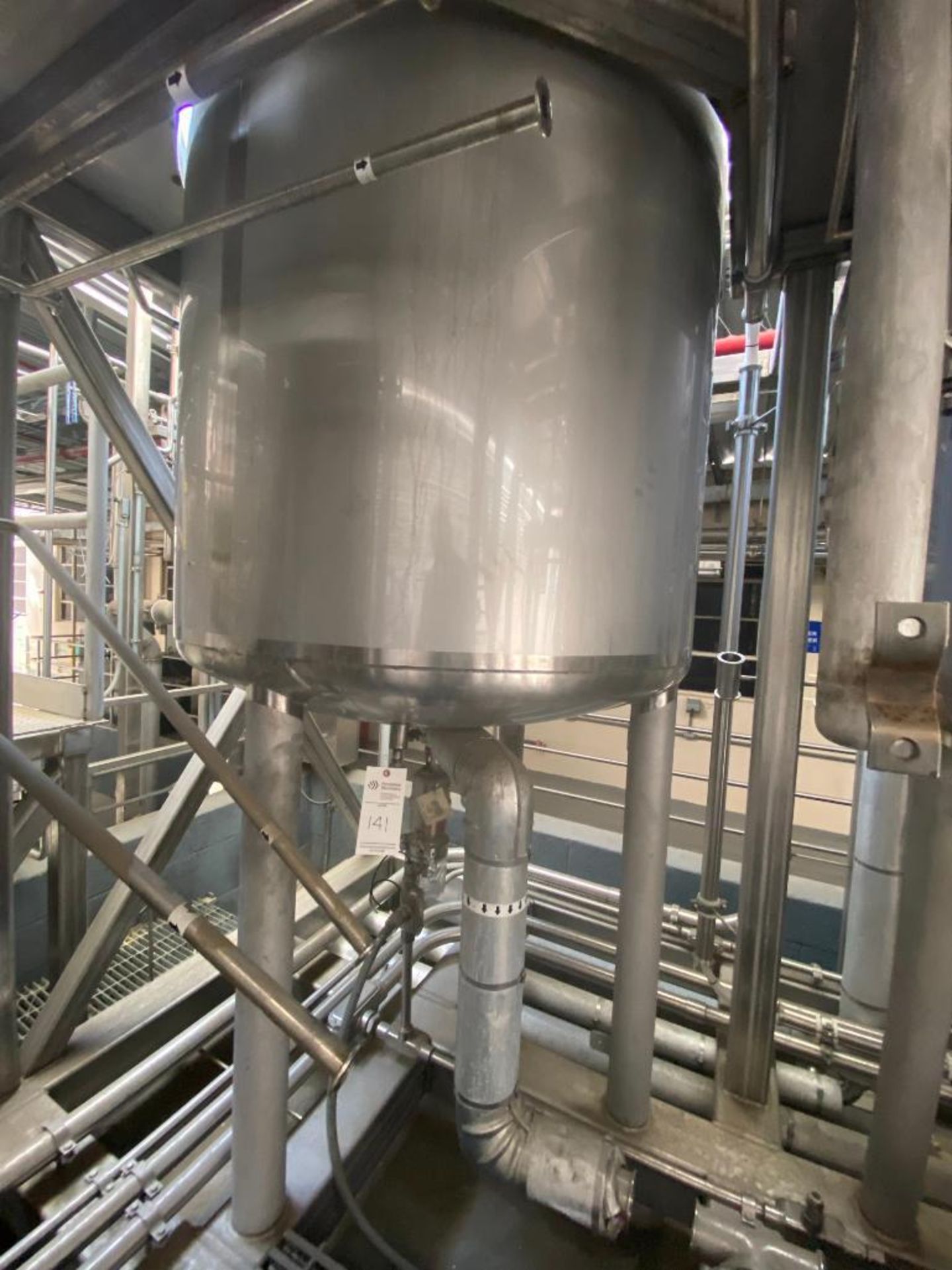 STAINLESS FABRICATION INC. SS TANK; 500 GALLON; 15PSI INTERNAL PRESSURE WITH CIP BALL DISHED HEADS; - Image 2 of 12