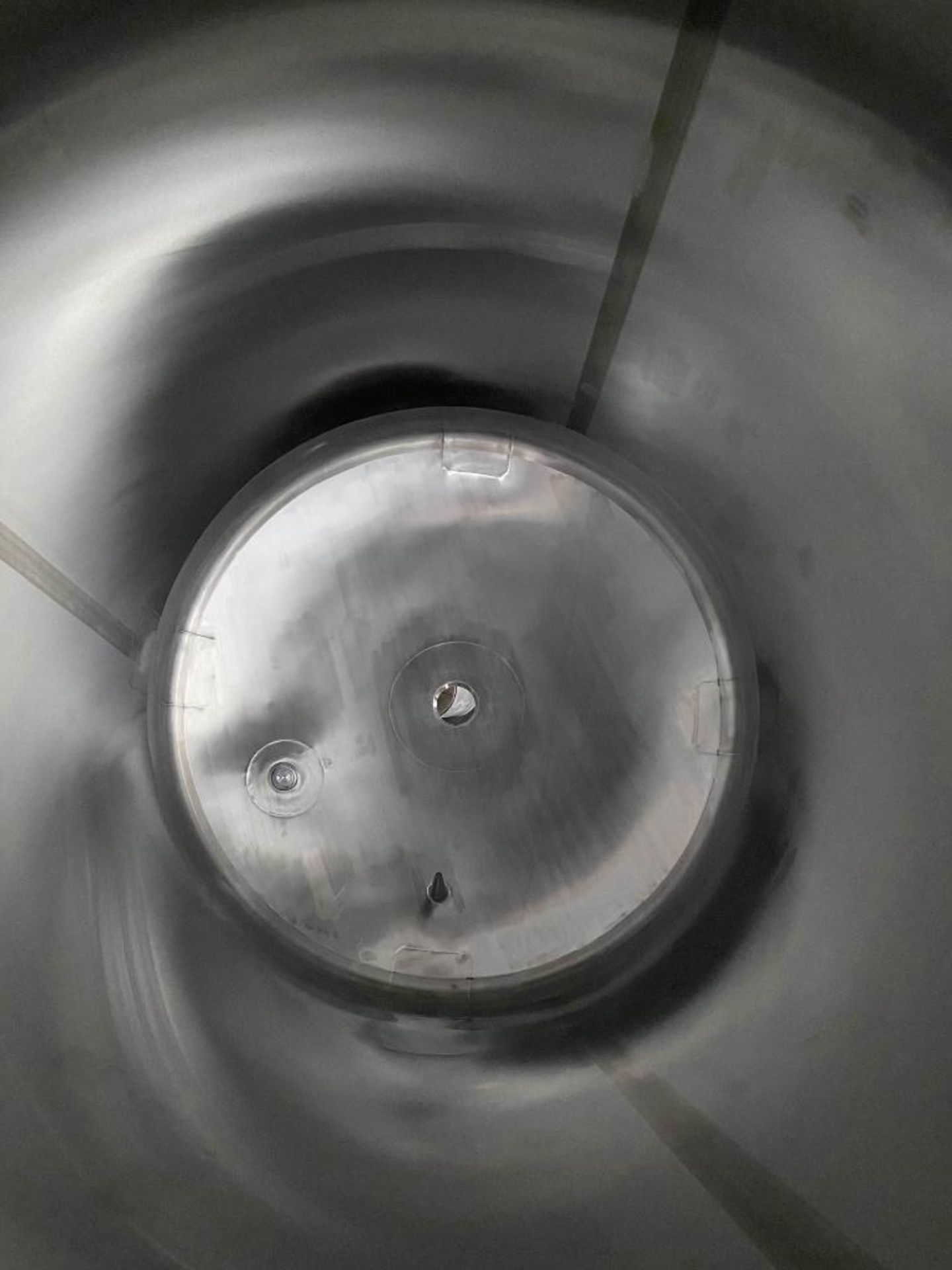 STAINLESS FABRICATION INC. SS TANK; 500 GALLON; 15PSI INTERNAL PRESSURE WITH CIP BALL DISHED HEADS; - Image 9 of 10