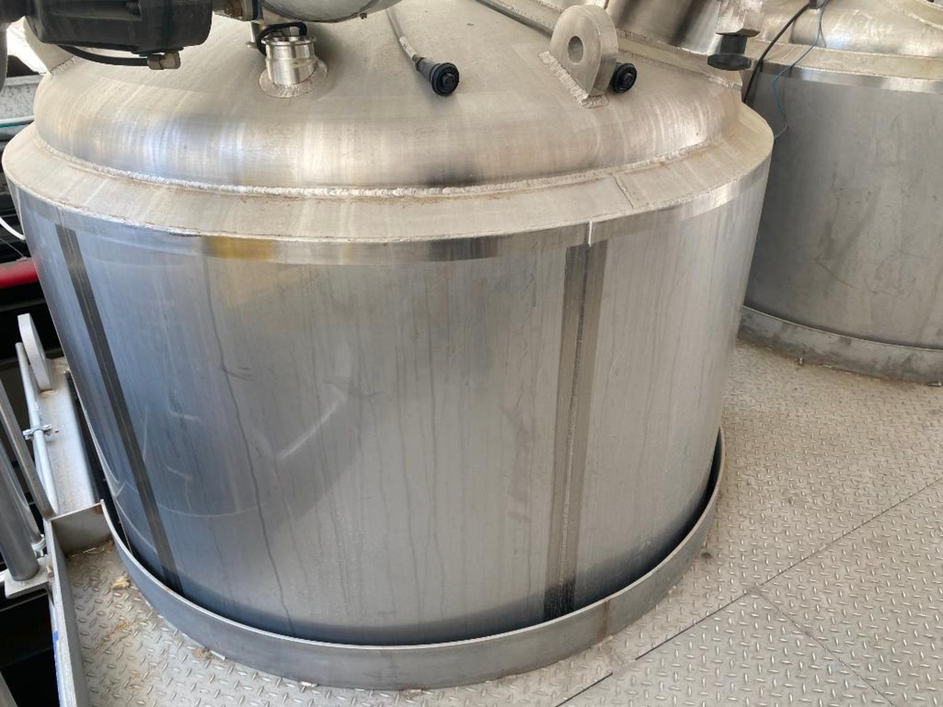 STAINLESS FABRICATION INC. SS TANK; 500 GALLON; 15PSI INTERNAL PRESSURE WITH CIP BALL DISHED HEADS; - Image 12 of 12