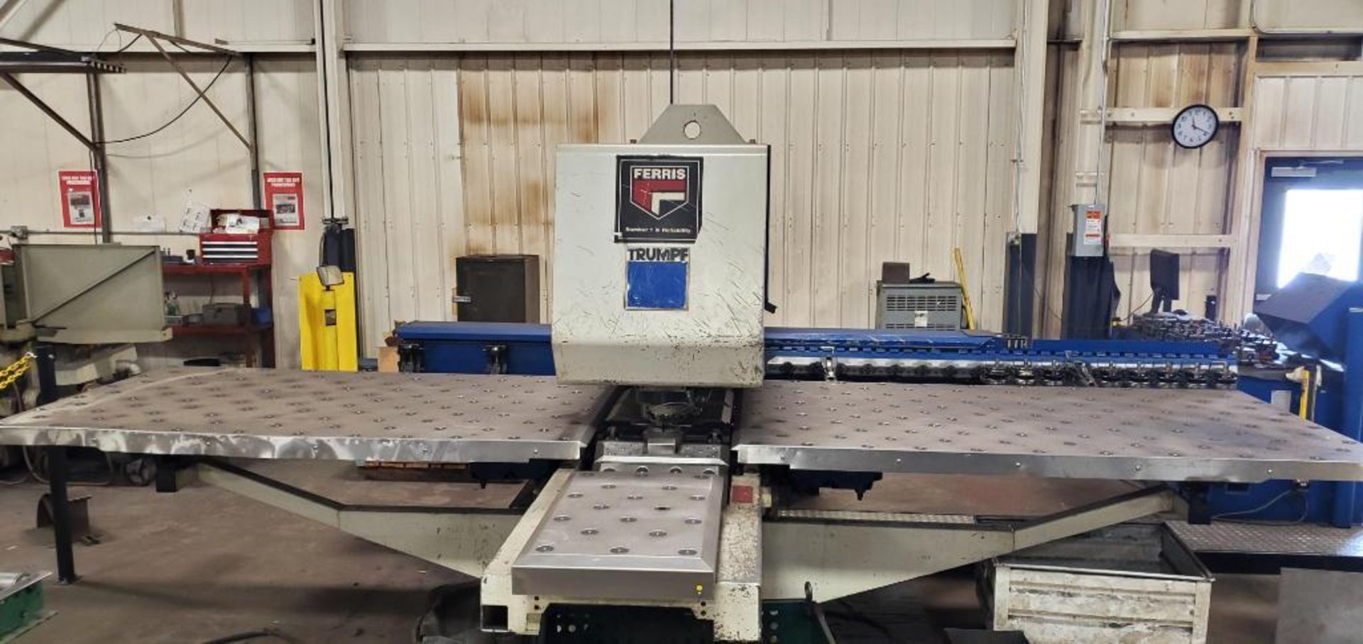 TRUMPF TRUMATIC 25 TON 500 CNC TURRET PUNCH; YEAR 1998