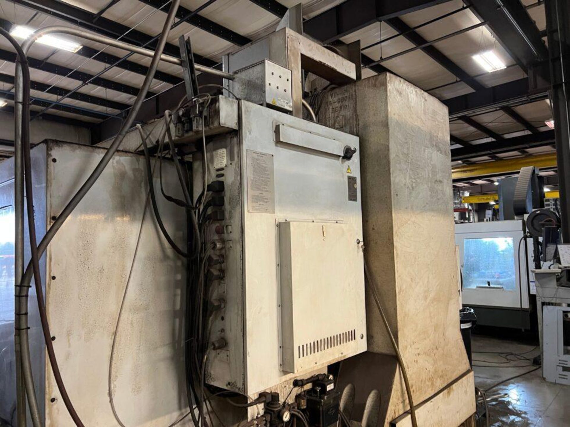 HAAS VF-6 VERTICAL MACHINING CENTER; YEAR 1998 - Image 11 of 12