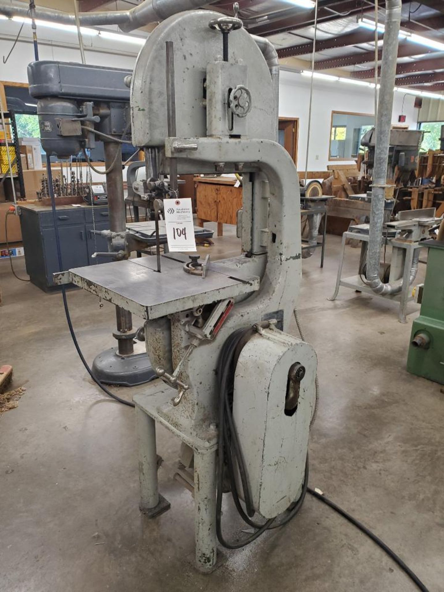 WALKER TURNER BANDSAW