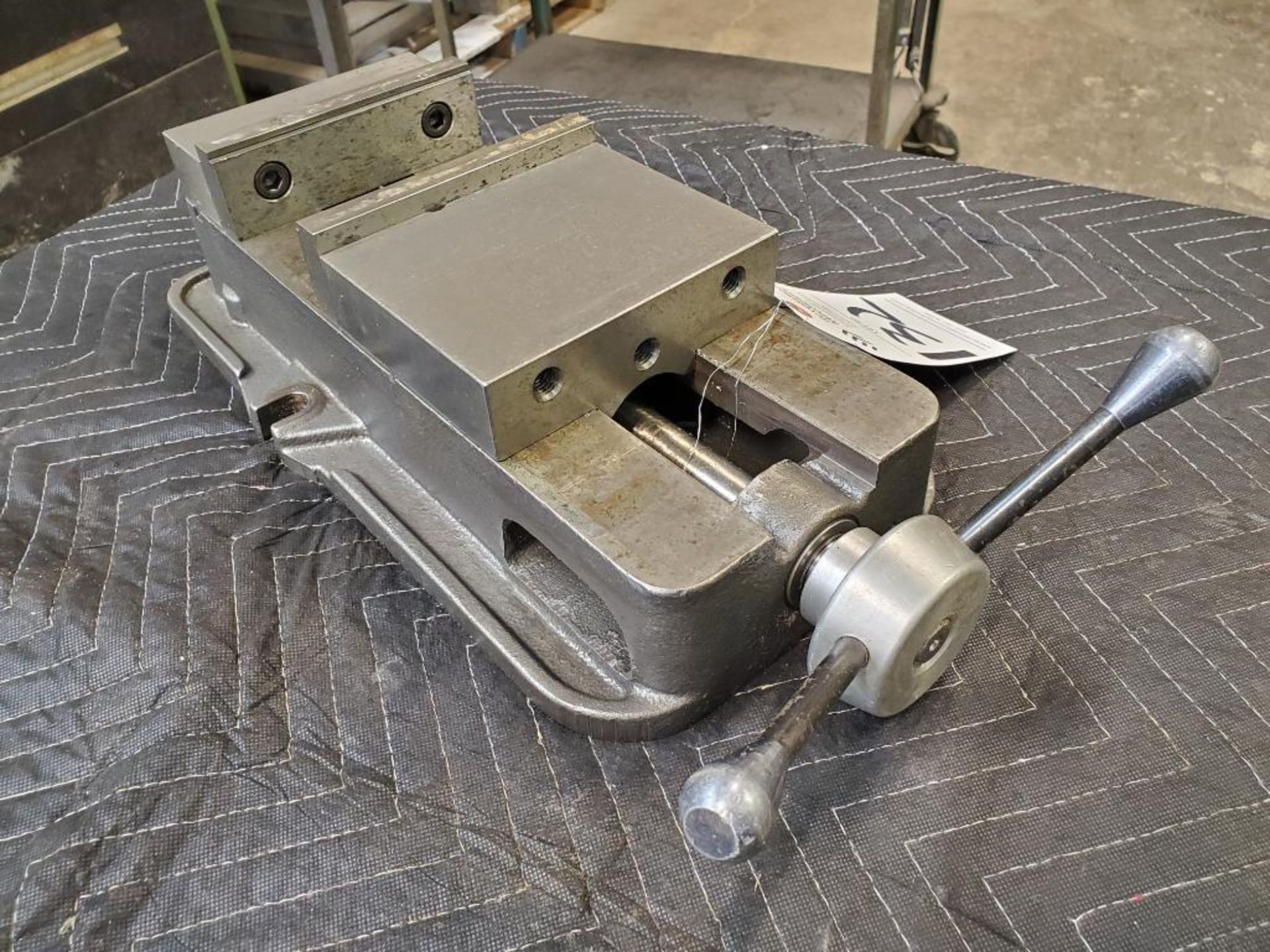 KURT ANGLOCK 6" MILLING MACHINE VISE - Image 4 of 6