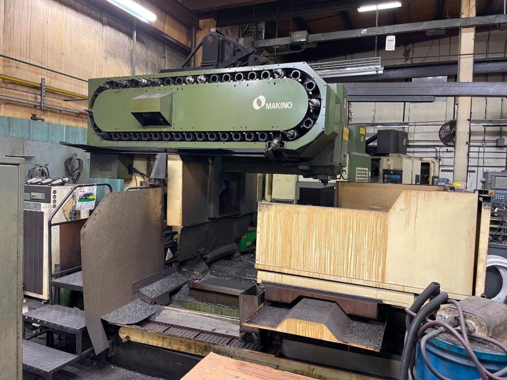 MAKINO GF12/20 CNC VMC; YR 1999 - Image 3 of 12