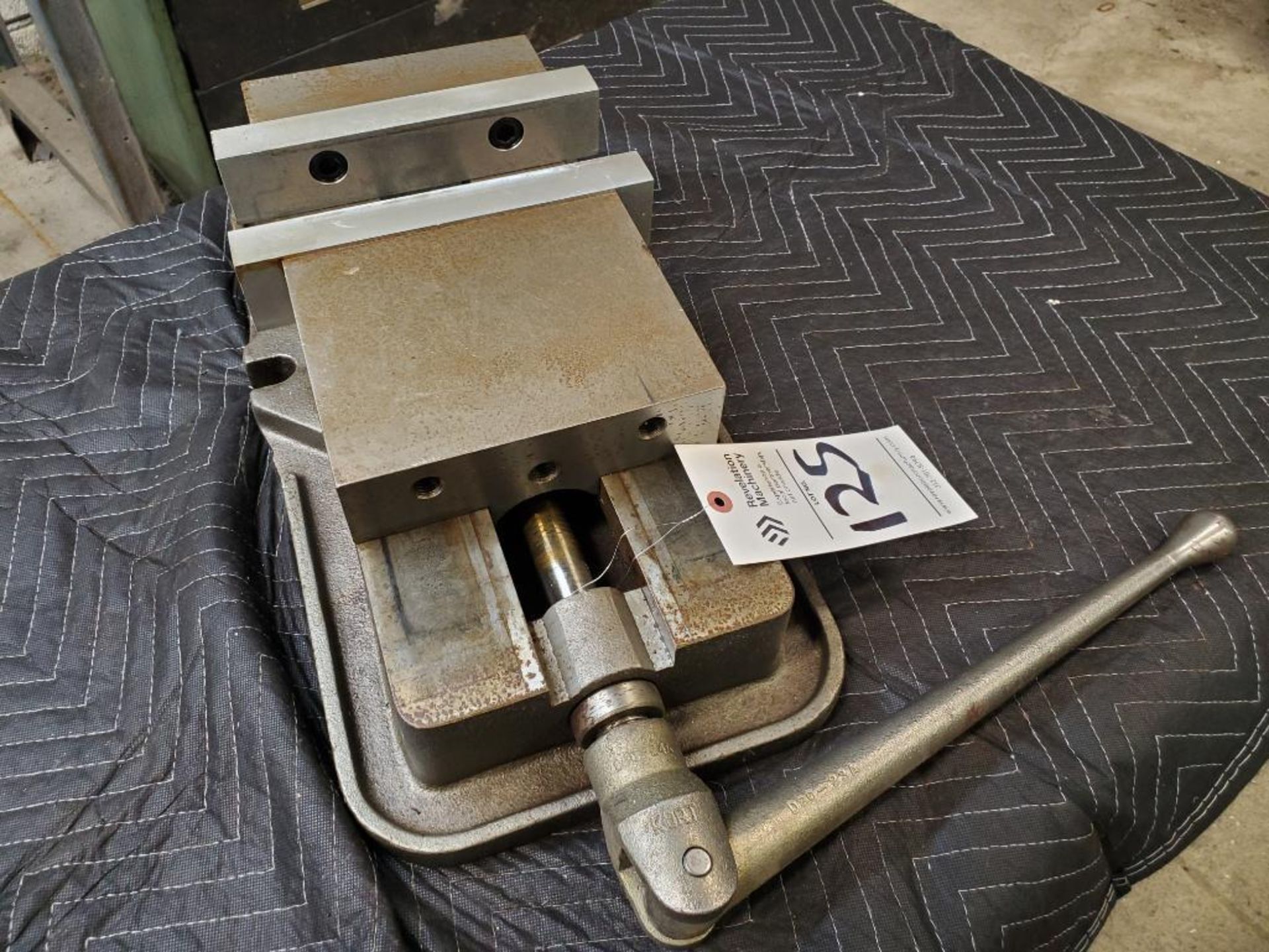 KURT ANGLOCK 8" MILLING MACHINE VISE - Image 4 of 7