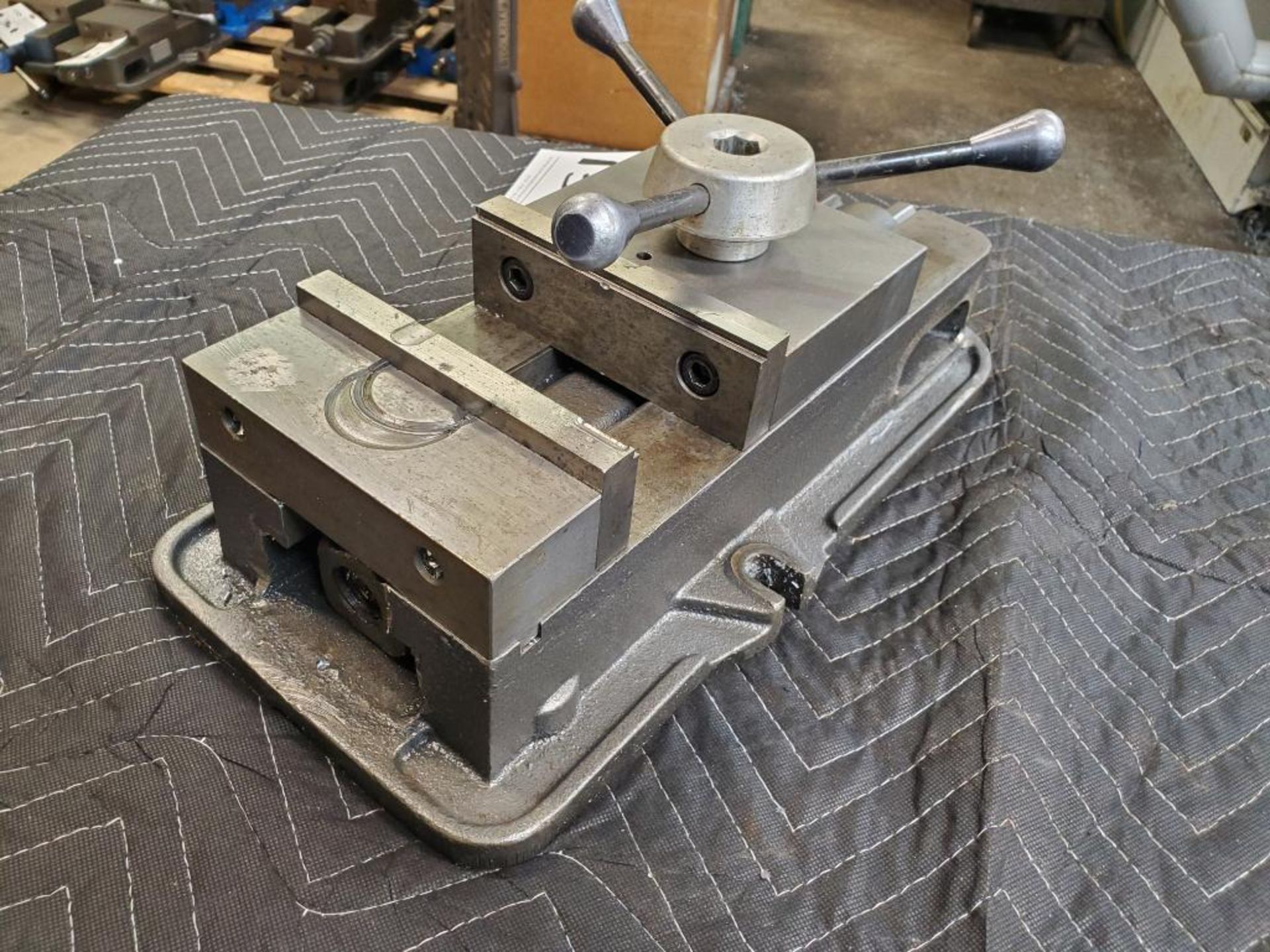 KURT ANGLOCK 6" MILLING MACHINE VISE - Image 3 of 6