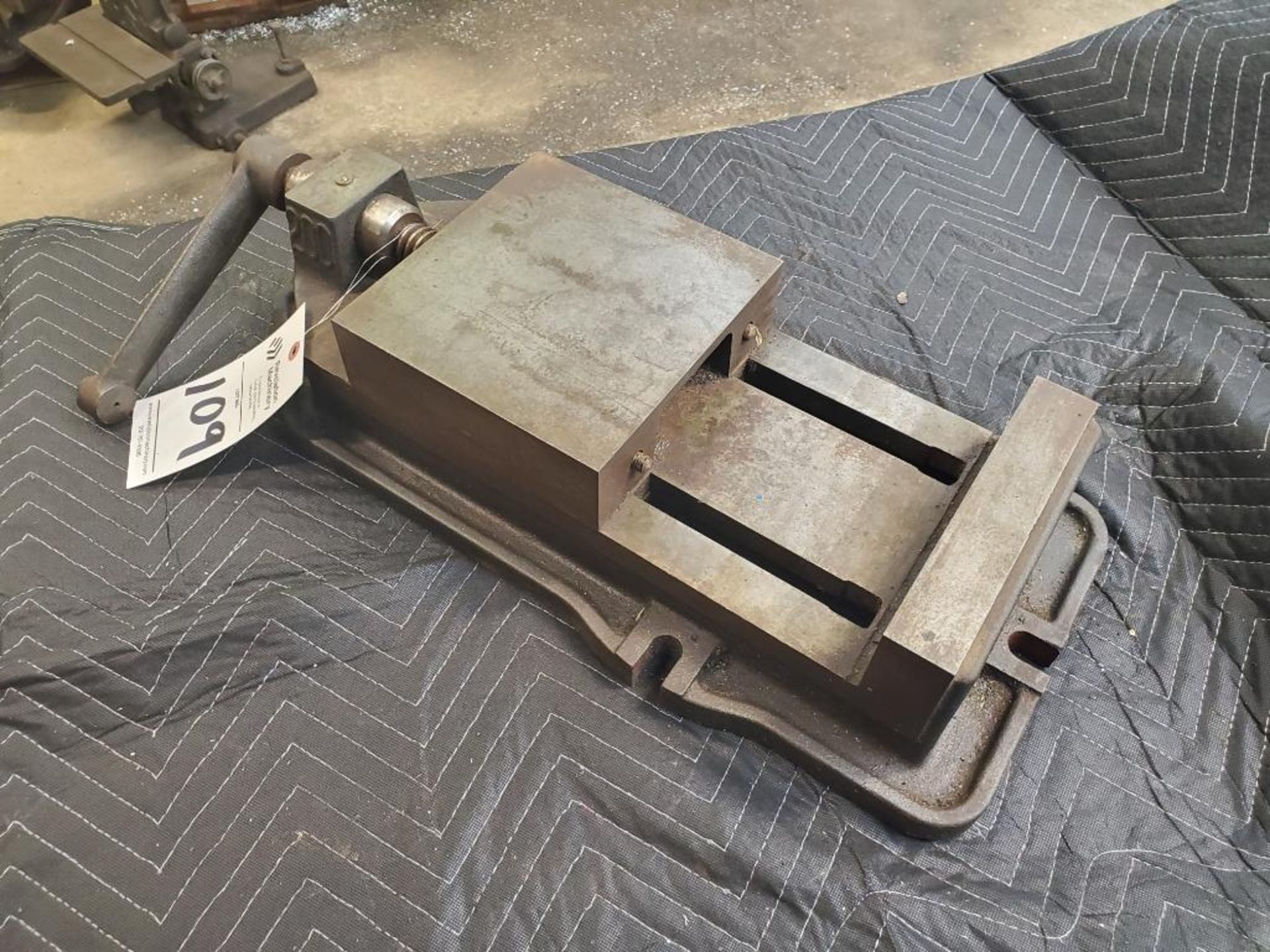 KEARNEY & TRECKER 8" MILLING MACHINE VISE - Image 6 of 6